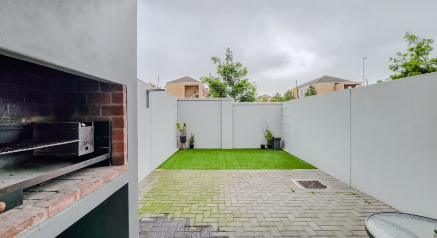 2 Bedroom Property for Sale in Zonnendal Western Cape